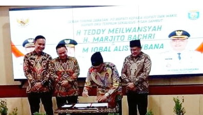 Sertijab PJ Bupati Kepada Bupati dan Wakil Bupati OKU Terpilih Sekaligus Pisah Sambut