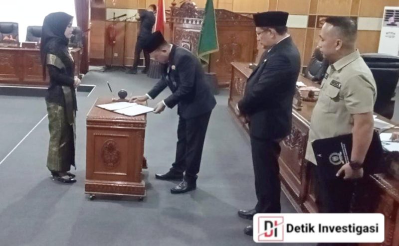 DPRD OKU Gelar Rapat Paripurna Ke XV Masa Persidangan Ke II Pengucapan Sumpah Janji PAW DPRD OKU, Dina Restika Resmi Dilantik Sebagai PAW Anggota DPRD OKU Sisa Masa Jabatan 2024- 2029